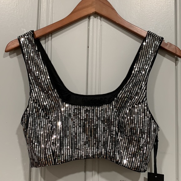 H.ours crop top - Picture 3 of 9